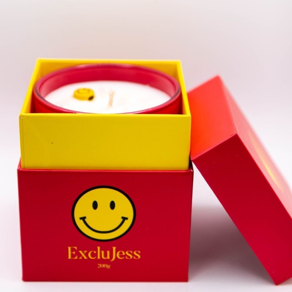 Smiley Kaars - Een Lach Vol Positieve Vibes | LouBelle | Handgemaakte geurkaarsen